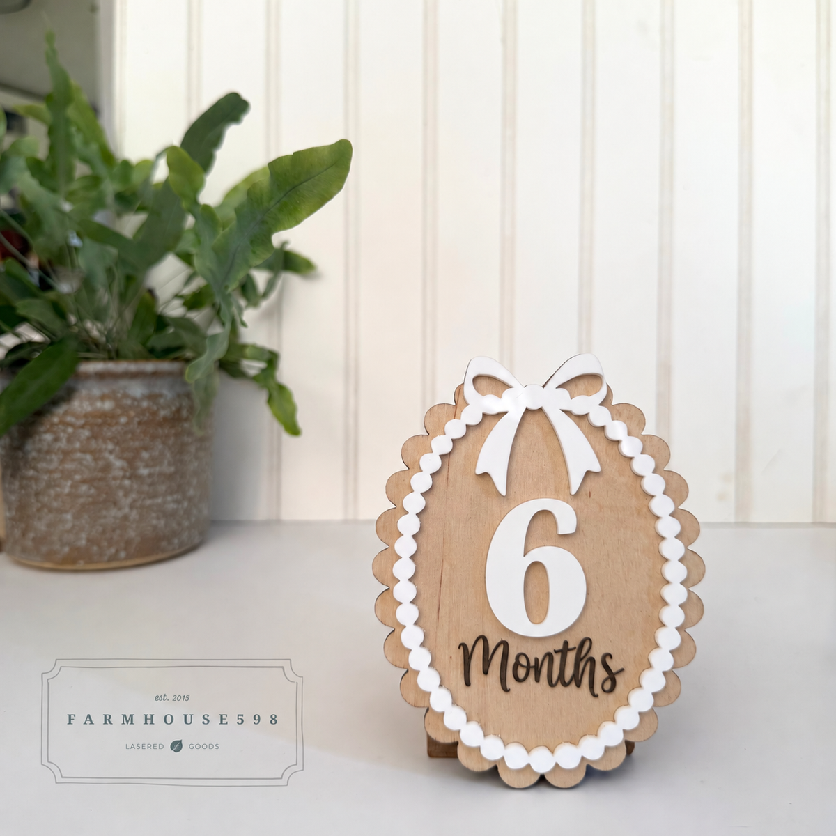 Pearl and Bow Monthly Milestone Signs